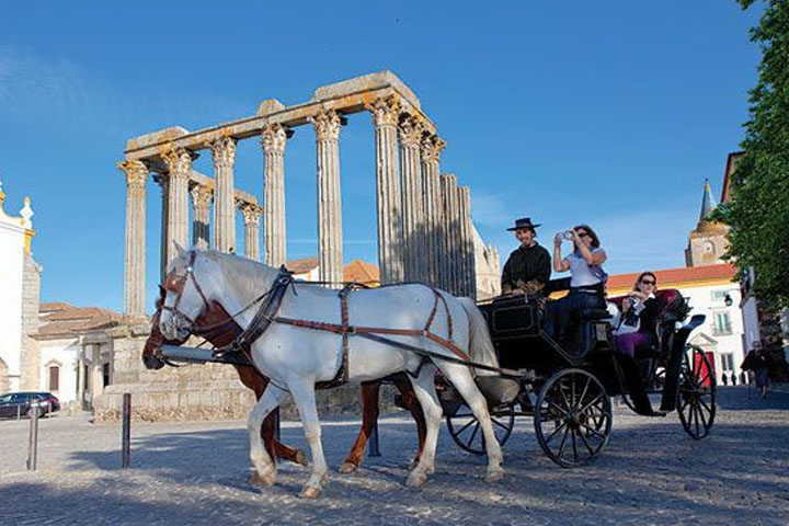 Évora